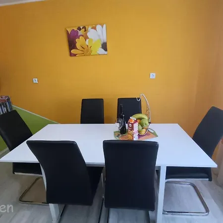 Lara - Croatia Apartamento *