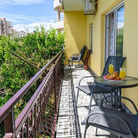 Lara - Croatia Apartamento *
